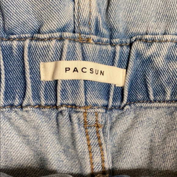 Pacsun Mom Shorts in size Large - Picture 2 of 4